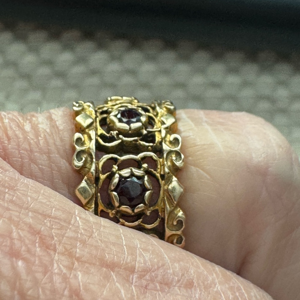 Vintage 14 k Etruscan Style Ring